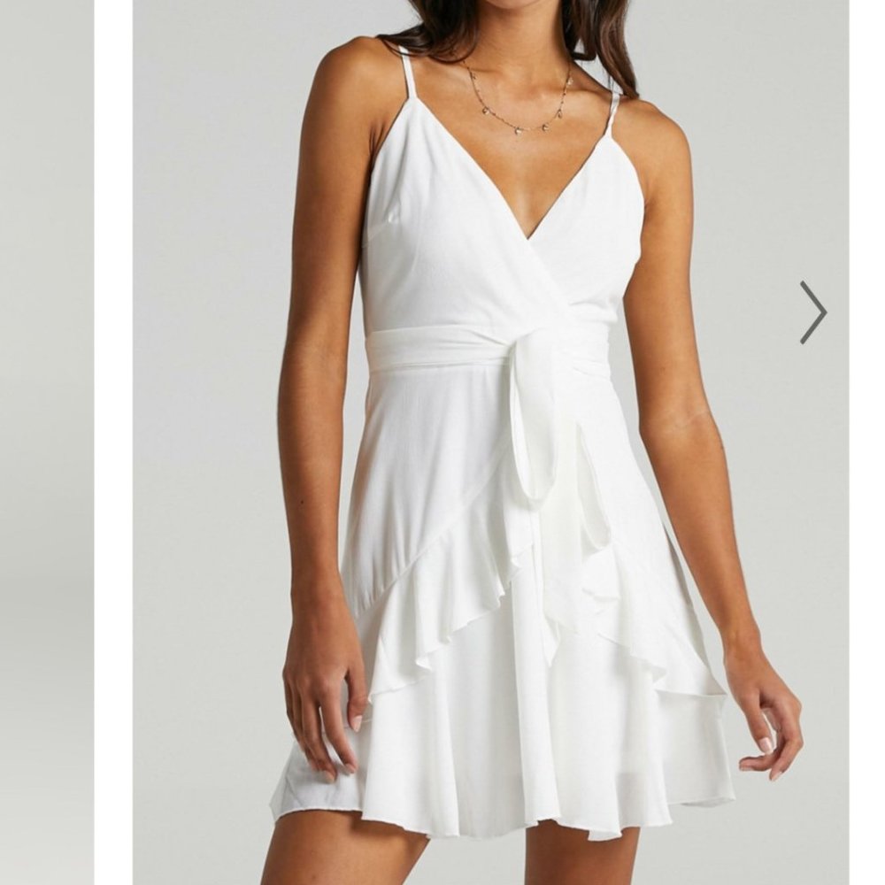 NWT Showpo Feels Like Love mini wrap dress Medium